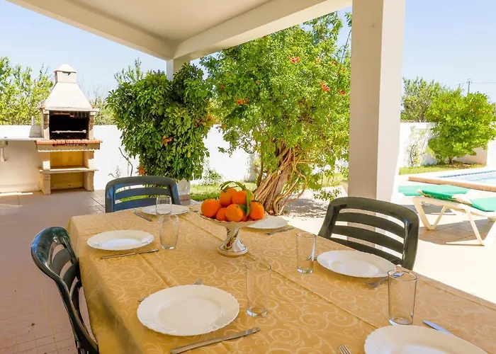 Monte Bixo - Free Wifi . Swimmning Pool - By Bedzy Willa *